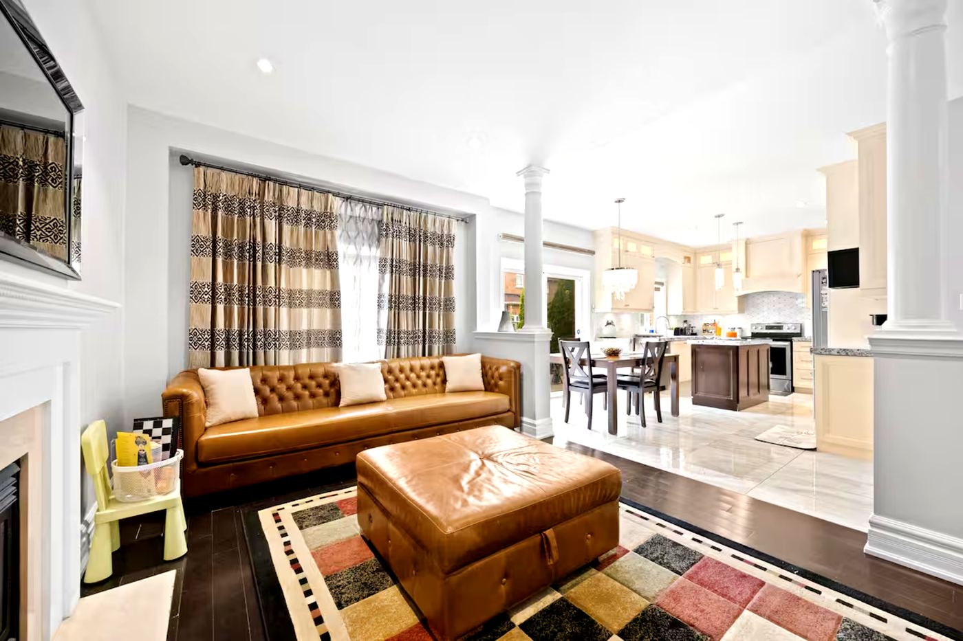 Open-Plan Family Room & Kitchen